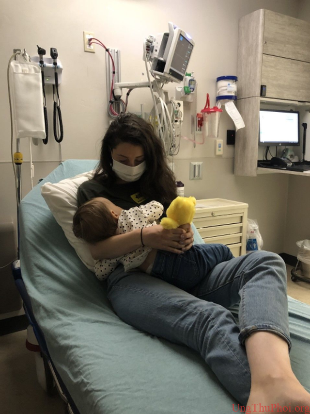 Bé gái 1 tuổi mắc ung thư hiếm chồng chất khó khăn vì Covid-19 - 4 Bé gái 1 tuổi mắc ung thư hiếm chồng chất khó khăn vì Covid-19 - 4