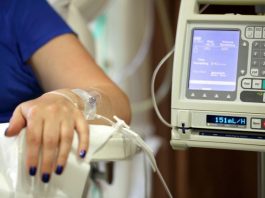 Mách cách ăn uống cho người bệnh ung thư bị nôn sau hóa trị - 1