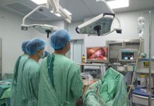 Quảng Bình: Thành công phẫu thuật nội soi tuyến giáp bằng dao siêu âm - 1