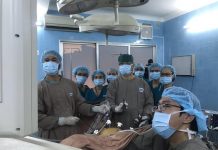 Lần đầu tiên phẫu thuật nội soi điều trị ung thư âm đạo “3 trong 1” - 1