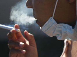 Hút thuốc lá làm tăng nguy cơ ung thư phổi di căn lên não - 1