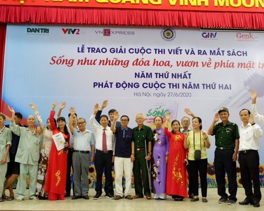 Phát động cuộc thi Sống như những đóa hoa, vươn về phía mặt trời - 1