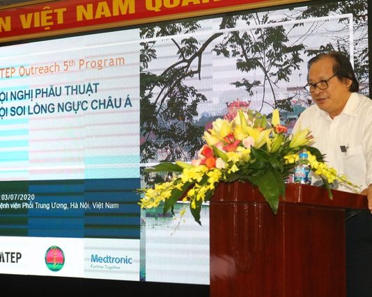 Lần đầu tiên: Bác sĩ Việt Nam tham gia ca mổ ở Hàn Quốc bằng thực tế ảo - 1