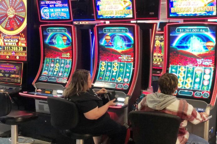 FEATURE-Gaming-Robert Casinos never lose, do they? Reno ‘loosest’ slots, card counters and ...
