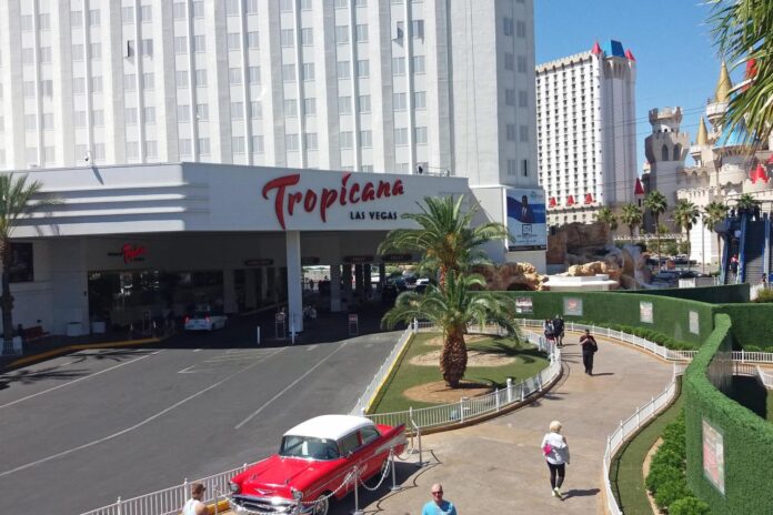 Bond, cabaret & TIGER shows: Inside the wild history of Tropicana Las ...