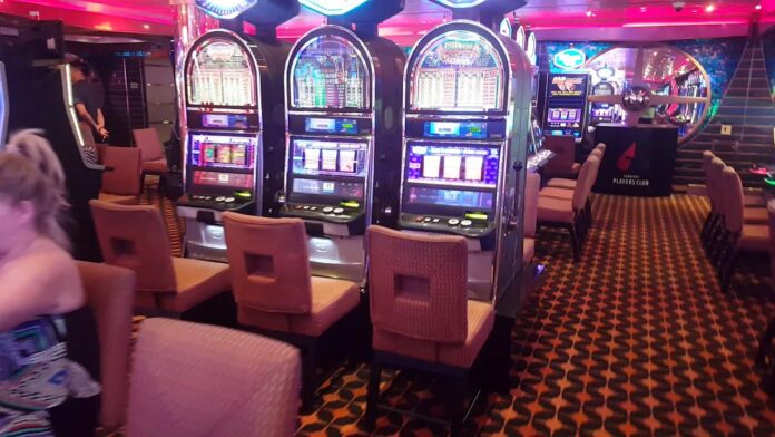 Casino on the Dream Cruise - YouTube
