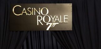 Best way to run a Casino Royale theme party | Casino royale theme ...