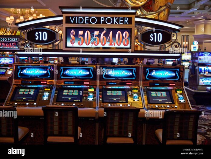 Las vegas slot game hi-res stock photography and images - Alamy