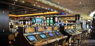 Slot machines in the 5-star Mirage Hotel, Las Vegas, Nevada, USA, North ...